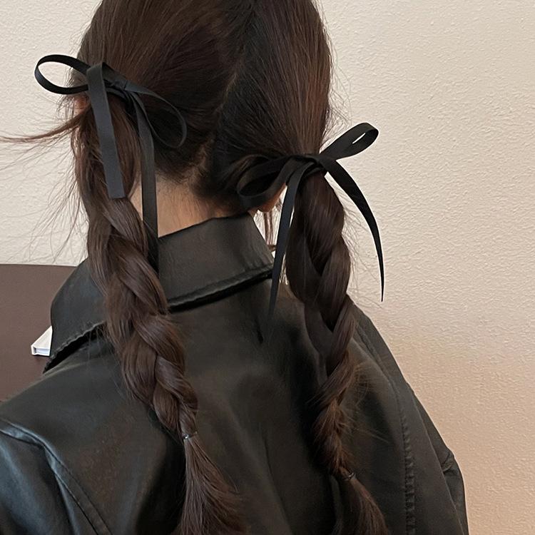 Jennie sametová mašlička do vlasů: Baletní styl doplňku pro copánky