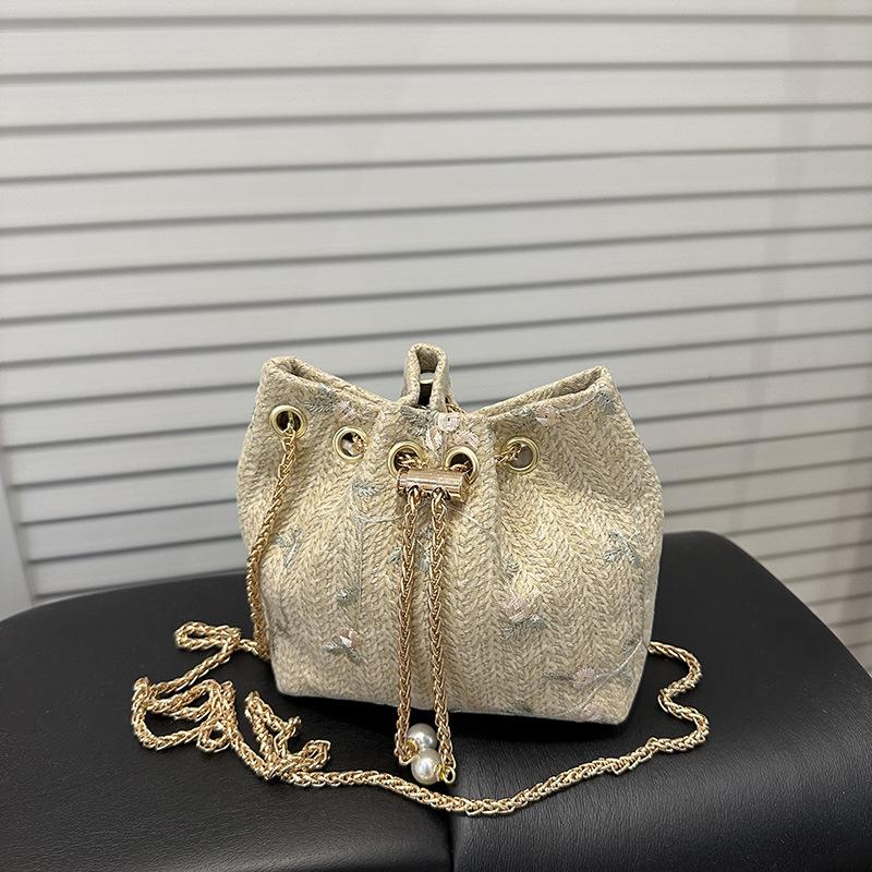 New Temperament Fashionable Design Shoulder Messenger Bag Sweet Fresh Simple Texture Beautiful Bucket Bag