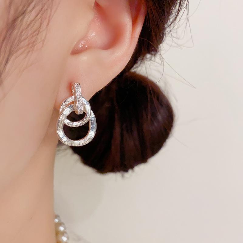 Fashion Minimalist Metal Round Twisted Dangle Earrings For Women