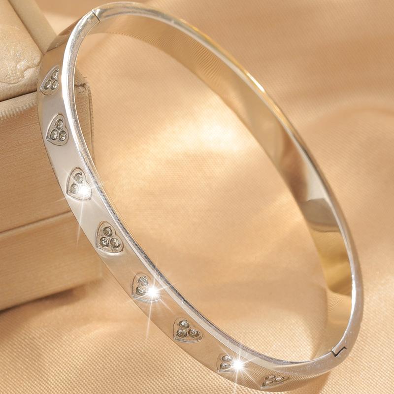 Fashionable Love Heart Couple Style High Light Luxury Love Jewelry Bracelet