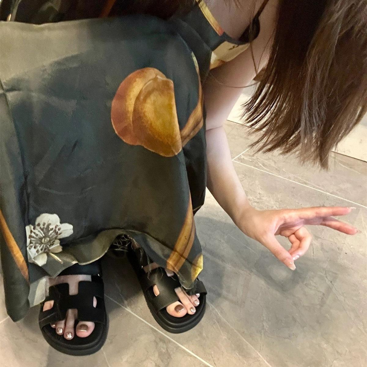 

Sheepskin summer thick bottom one-word color matching outside wearing beach cool slippers women s casual Velcro leather second uncle slippers 40