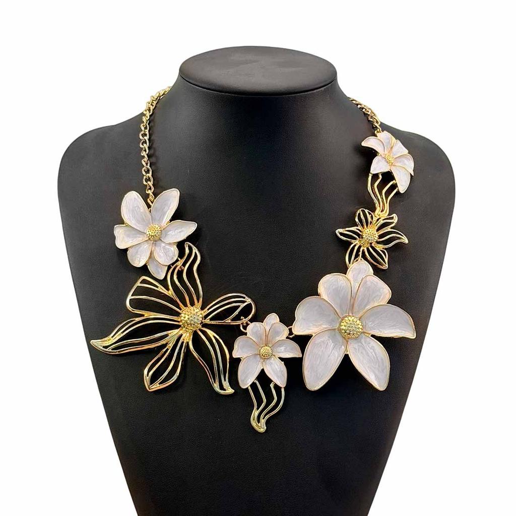 N11118 Personality Trend Enamel Drip Glaze Flower Pendant Necklace Internet celebrity ins Wind Hollow Petal Necklace