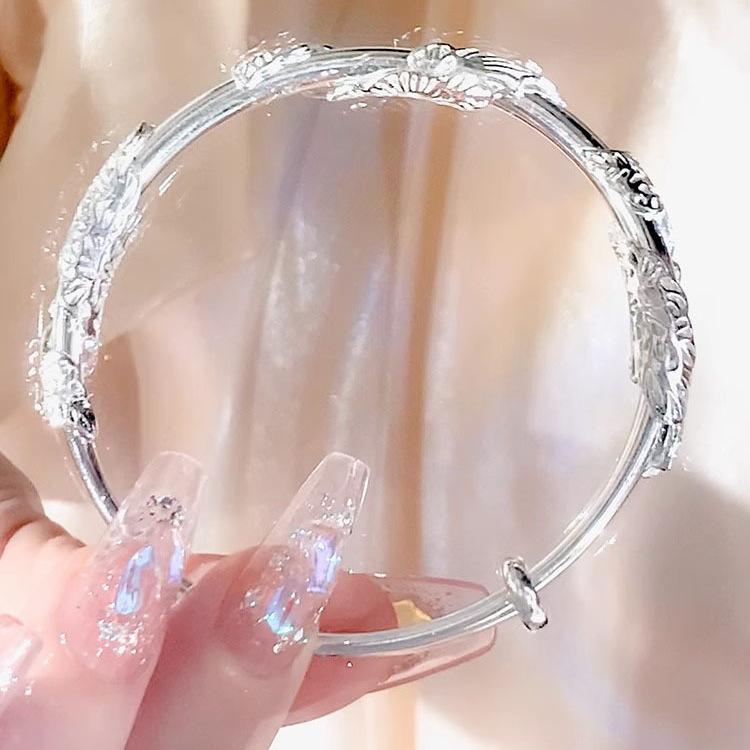 

Blooming Filigree Acacia Bracelet: 2023 Chinese Style Push-Pull Design