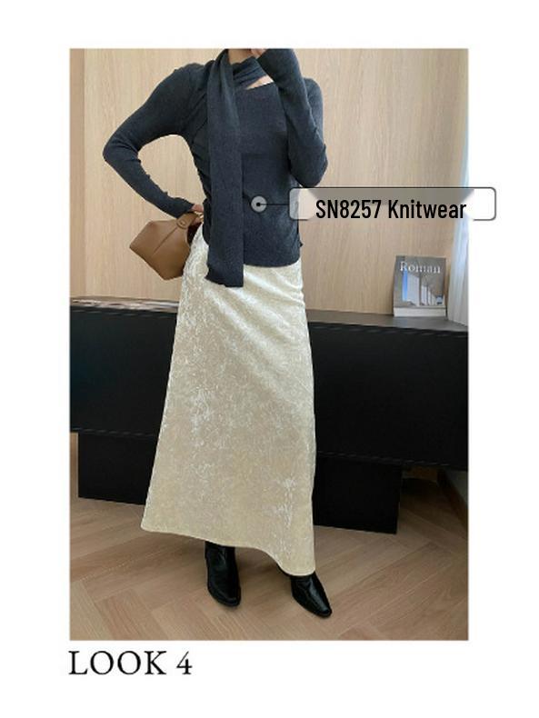 Sinan Retro High-Waist Luminous Velvet A-Line Skirt with Gold Snowflake Design