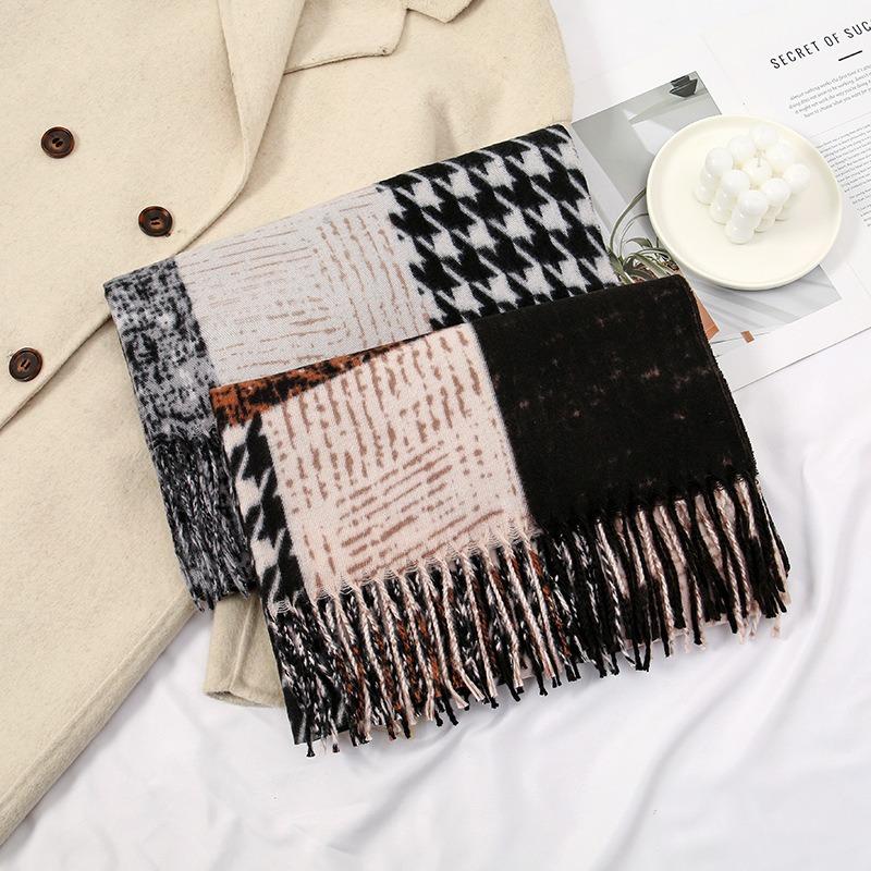 Autumn and winter new imitation cashmere long scarf retro geometric square scarf warm high-end fringed women's shawl