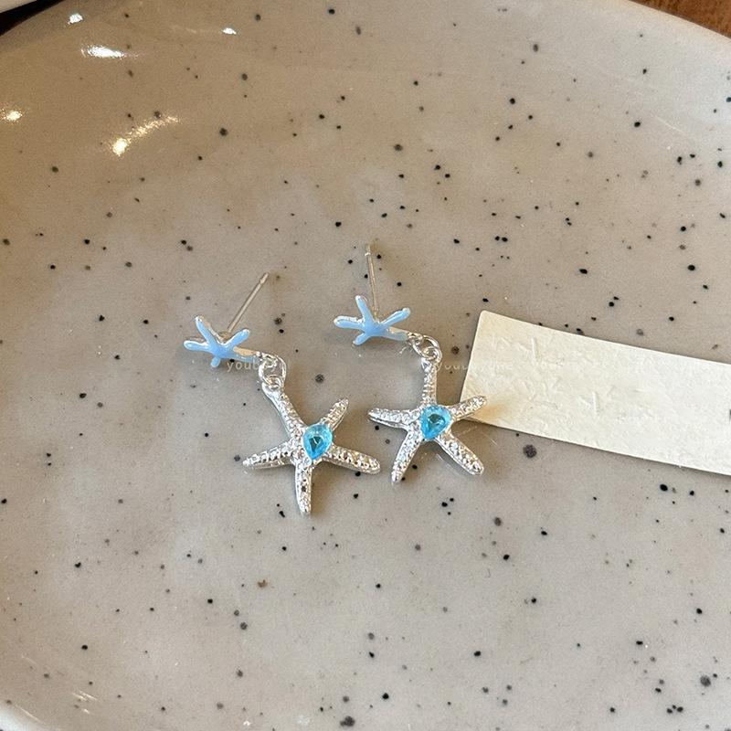 

Серьги-подвески в виде морской звезды с бриллиантовой капелькой масла, нишевый дизайн, изысканные серьги-пусеты, темпераментные, универсальные, высококлассные серьги для женщин