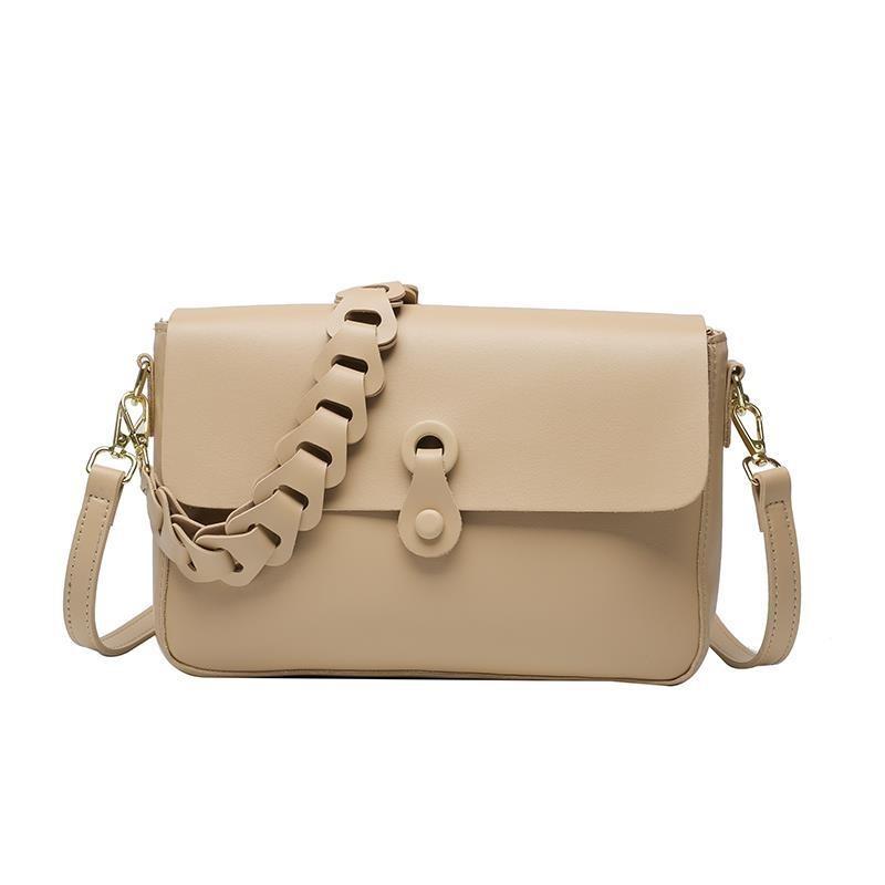 Autumn and winter new fashion box messenger bag one shoulder armpit bag Guangzhou high-end leather OEM 26X75X13cm 7730₽