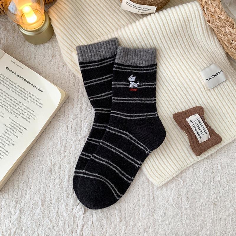 

Осенне-зимние мультяшные вышитые полосатые шерстяные носки с щенком, женские носки до середины икры, утолщенные теплые и милые шерстяные длинные носки 1 pair чёрный