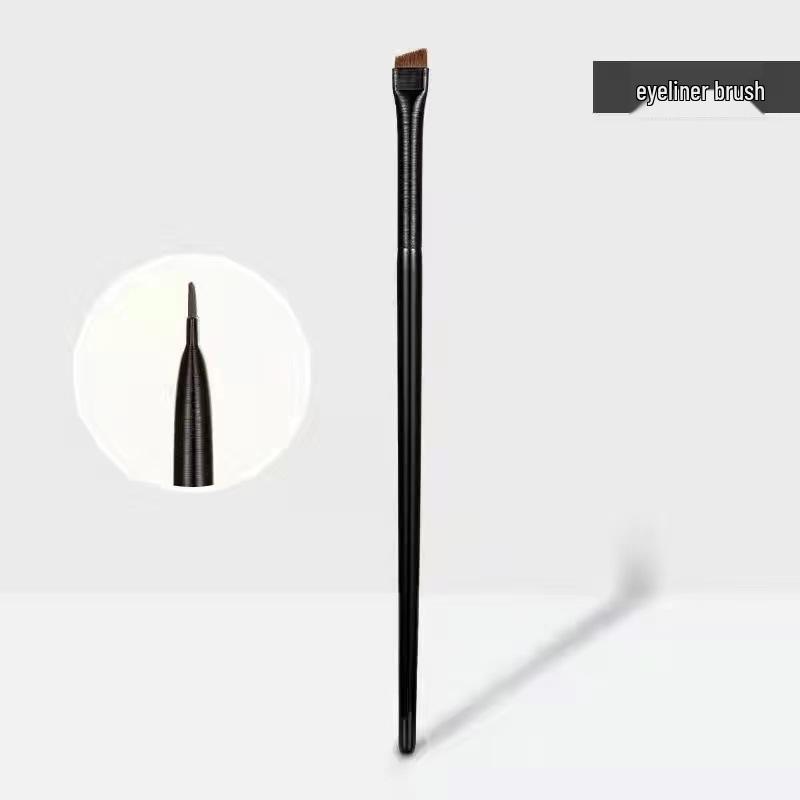 Легкая точность: Многофункциональная угловая кисть для подводки глаз и макияжа глаз и щек
