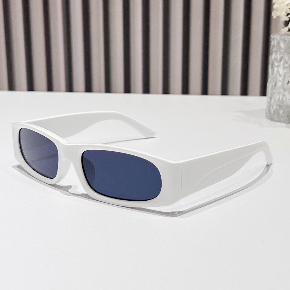 2024 New Retro Black Frame Square Personalized Fashion Trendy Luxury Vintage Uv400 Protection Sunglasses Women