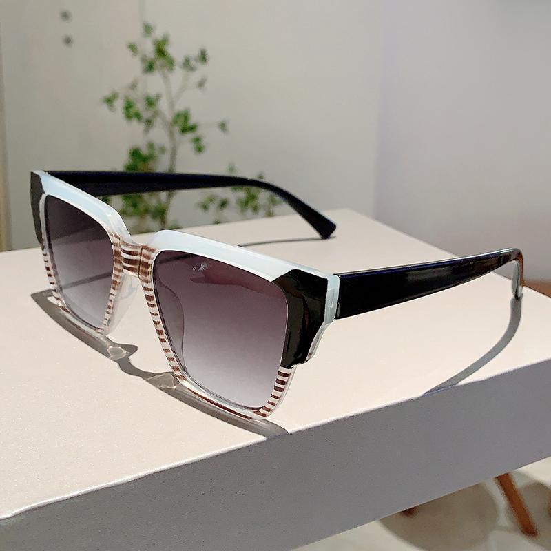 Fashion Leopard Sunglasses Square Trendy Design Women Sun Glasses Oversize Decoration Shades for Travelling Driving