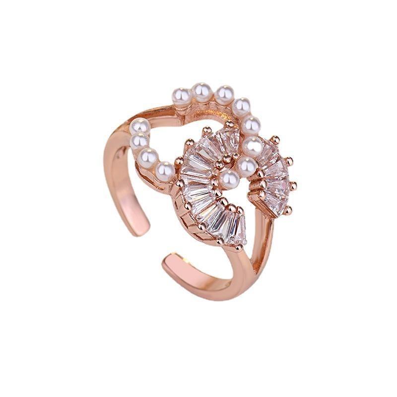 Čtyřdílná sada Náhrdelník s písmenem pro dámské perlové náušnice pecky Zirkonový náramek Designová nika Prsten