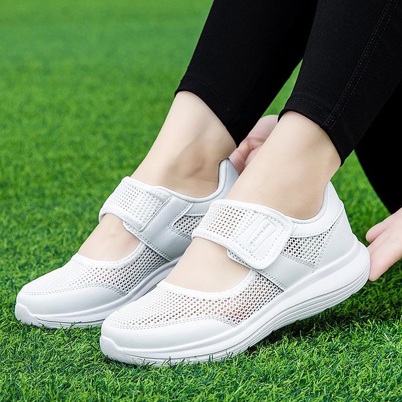 Large size mesh breathable casual walking shoes women's spring and summer new soft-soled middle-aged and elderly fattened and widened sports travel sh