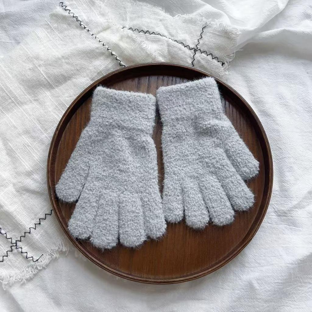 Simple and Solid Color Winter Outdoor Warm Five Fingered Soft and Glutinous Cold Proof Gloves for Boys and Girls