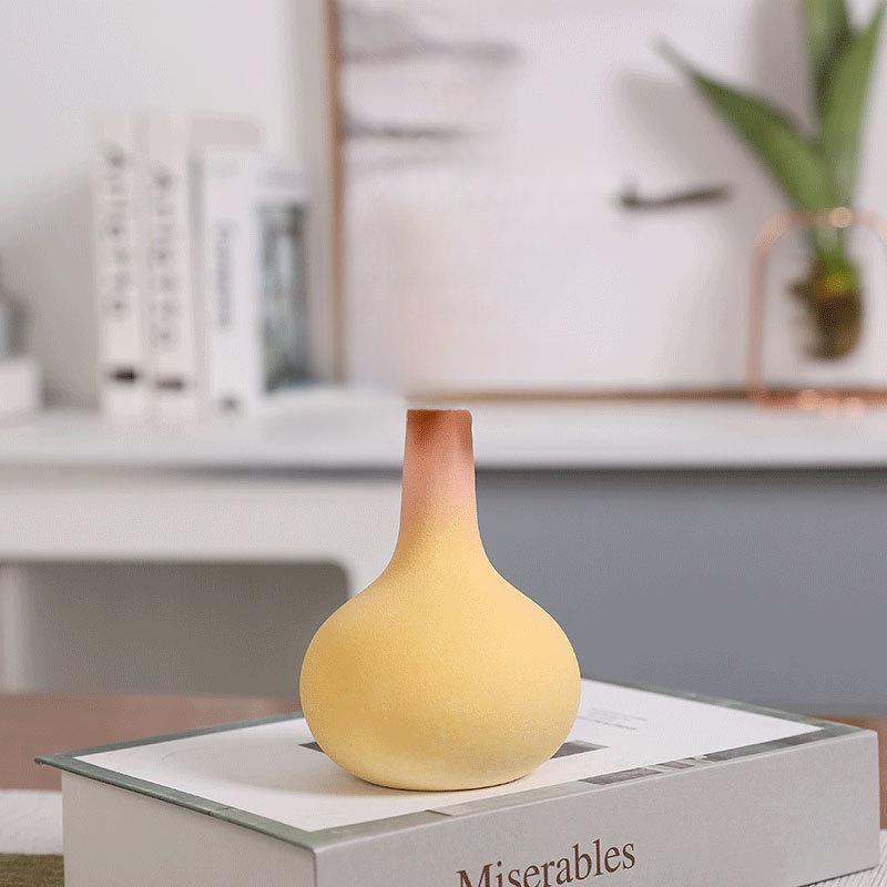 

Матова Проста Керамічна Маленька Ваза Градієнтного Кольору Настільна Ваза для Композицій із Сухоцвітів Атмосферні Декоративні Прикраси