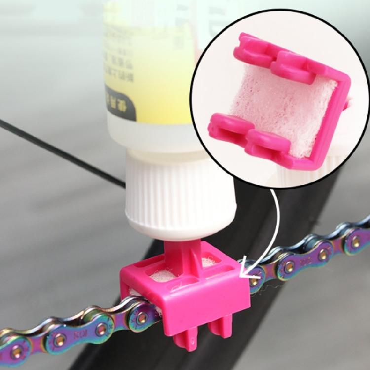 Bicycles Chain Maintenance Tool Light weight Chain Cleaning And Oiling Brush for Convenient Use and Easy Storage