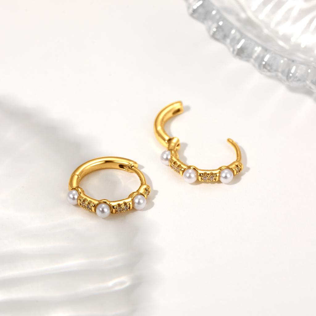 Elegant Imitation Pearl Shiny Zircon Gold Color Mini Hoop Earrings Gold Plated Charm Huggies Jewelry Daily Wear Gift for Women