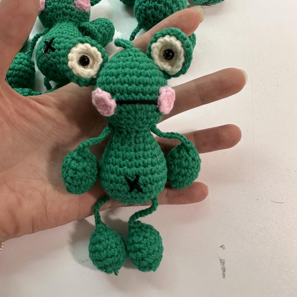 Pandantiv tricotat manual din lână Broscuță Desene animate Brelocuri Chei croșetate Pandantiv geantă Chei Păpușă tricotată manual Desene animate drăguțe Decor mașină geantă