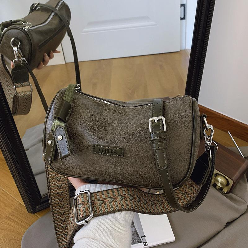 High-end niche bag women's autumn and winter versatile new retro broadband messenger bag commuter pillow bag