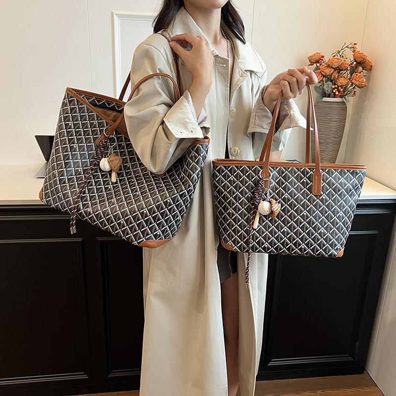 

Стильна ретро сумка-тоут жіноча 2025 нова модна контрастного кольору ромбовидна великої місткості модна сумка-шоппер на плече Large 36 * 17 * 29