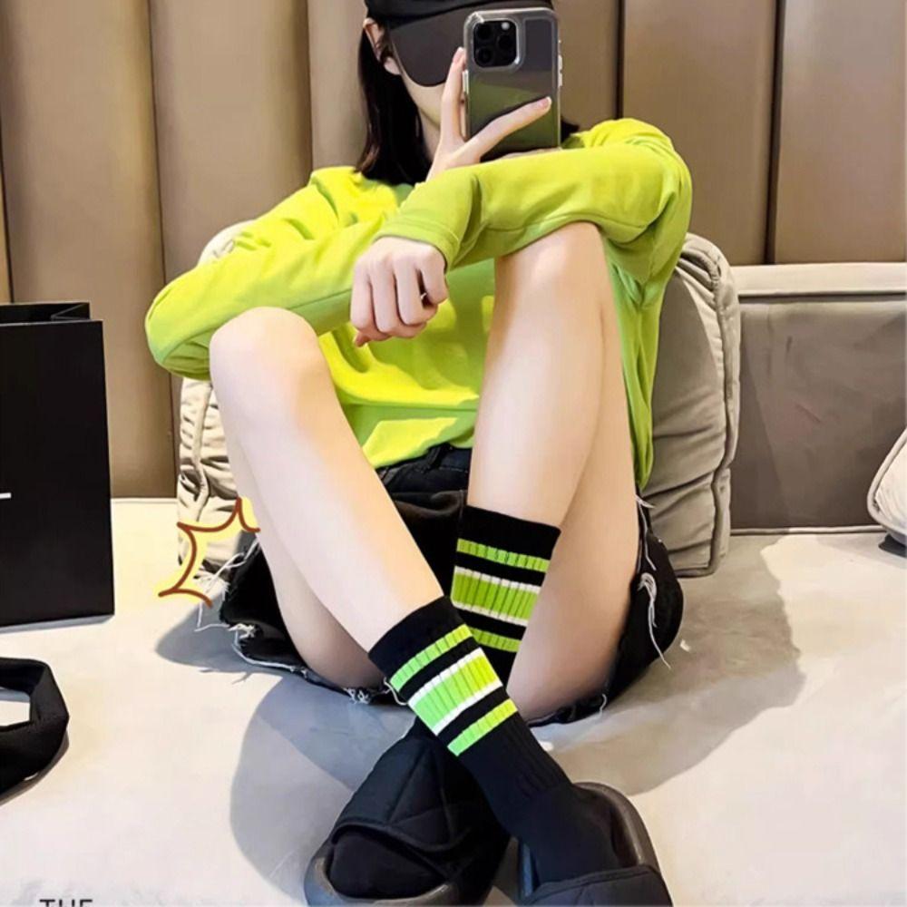 5 Paar Herbst Winter Sportsocken Gestreifte weiße Socken Trendige Damensocken Paar