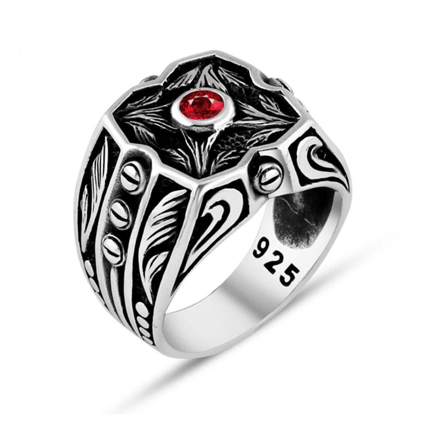 

Серебряное мужское кольцо с мотивом листьев и мини-камнем