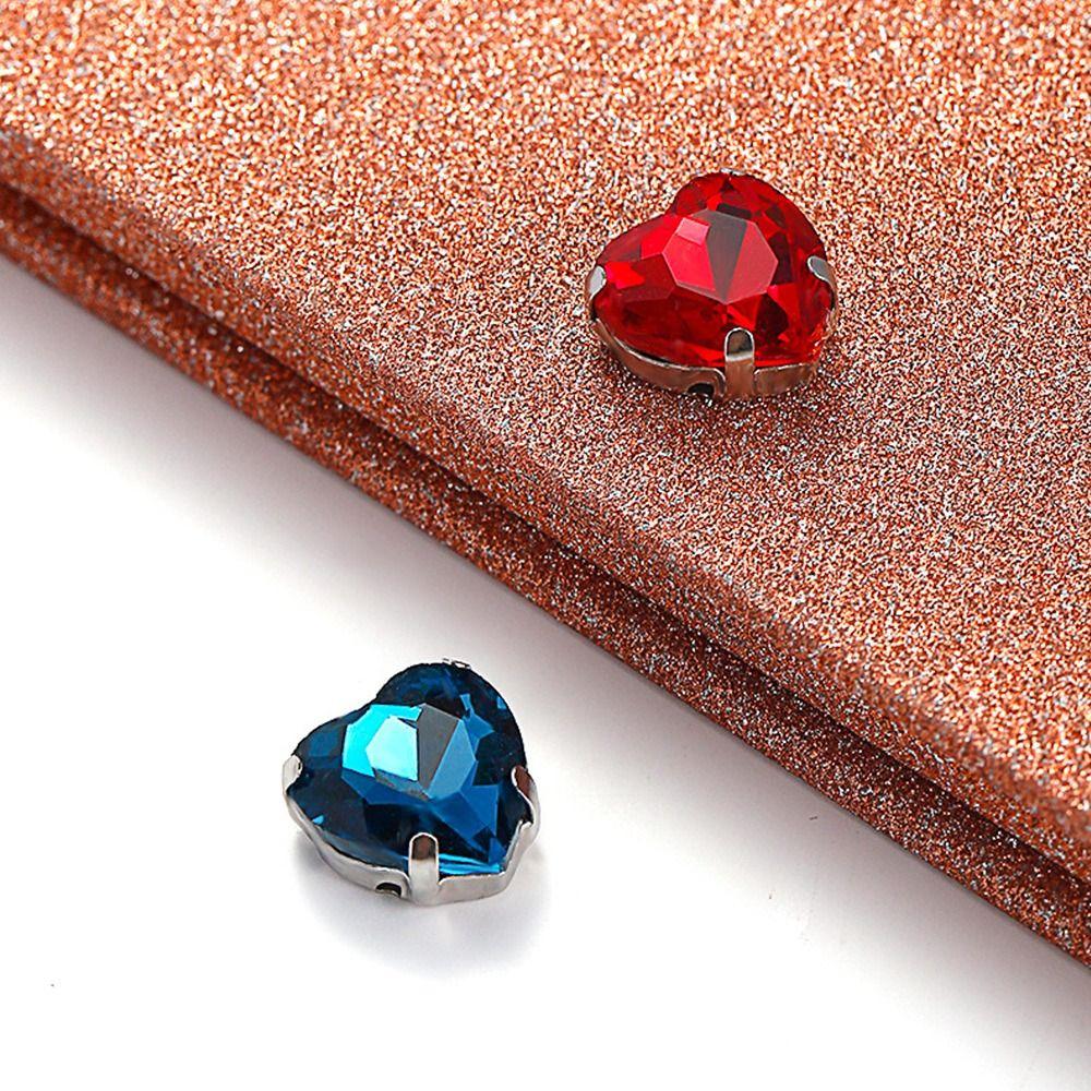 50Pcs/Pack Heart Shape Glitter Sewing Rhinestones Diamond Beads Ornament For Needlework