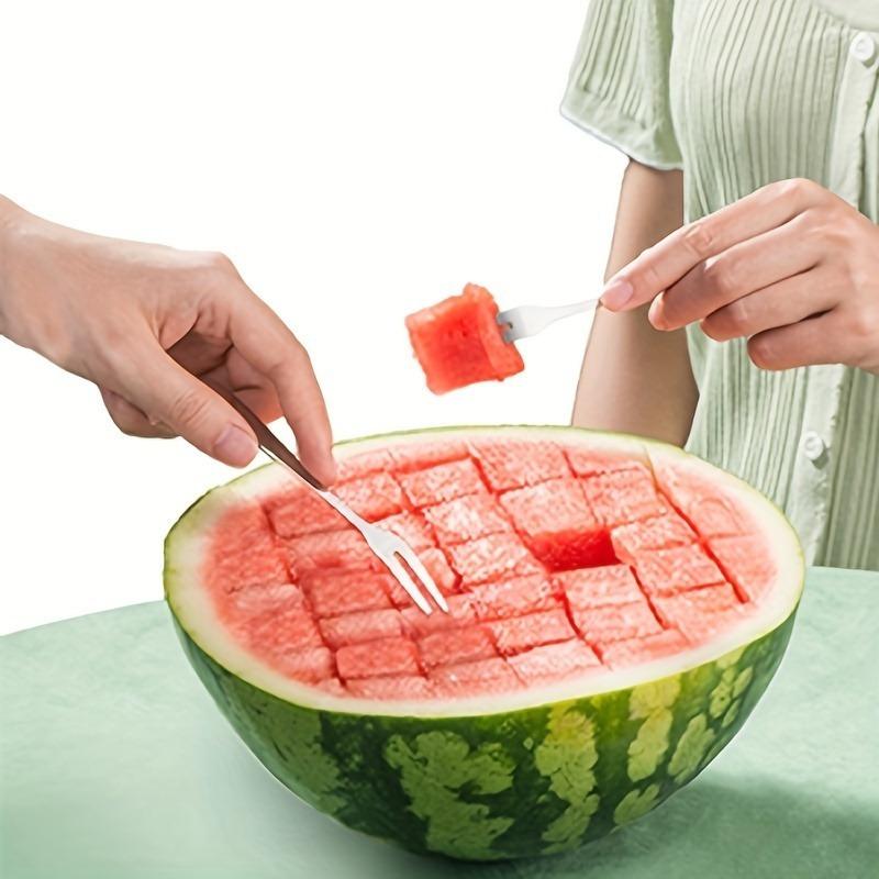 Quick and Safe Watermelon Cutter - Stainless Steel Cube Cutter for Fruit Salads and Melons -Convenient Kitchen Tool for Slicing