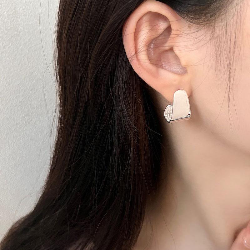 Geometrisches Biegelicht, Luxus-Nischendesign, High-End-Viereck-Trapezohrringe für Frauen