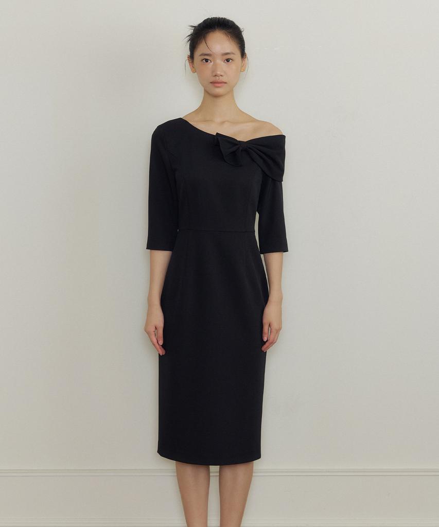Lucirju One-Shoulder Ribbon Drape Dress (Black)
