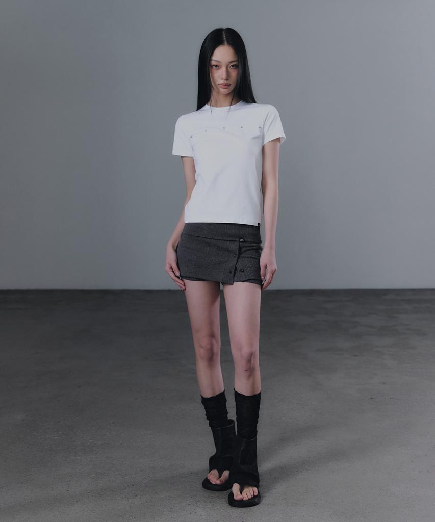 Geulouhaideu Hilden Cutout Studded Short Sleeve T-Shirt_Ivory