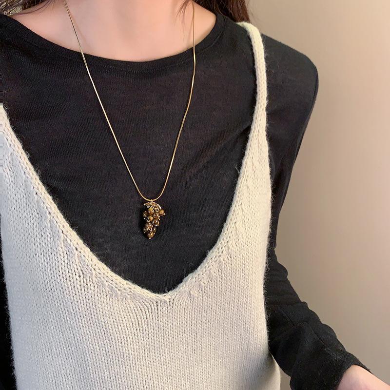 

2026 New Trendy Brown Stone Grape Shaped Necklaces for Women Korean Style Simplicity Pendant Necklaces Daily Jewelry Accessories