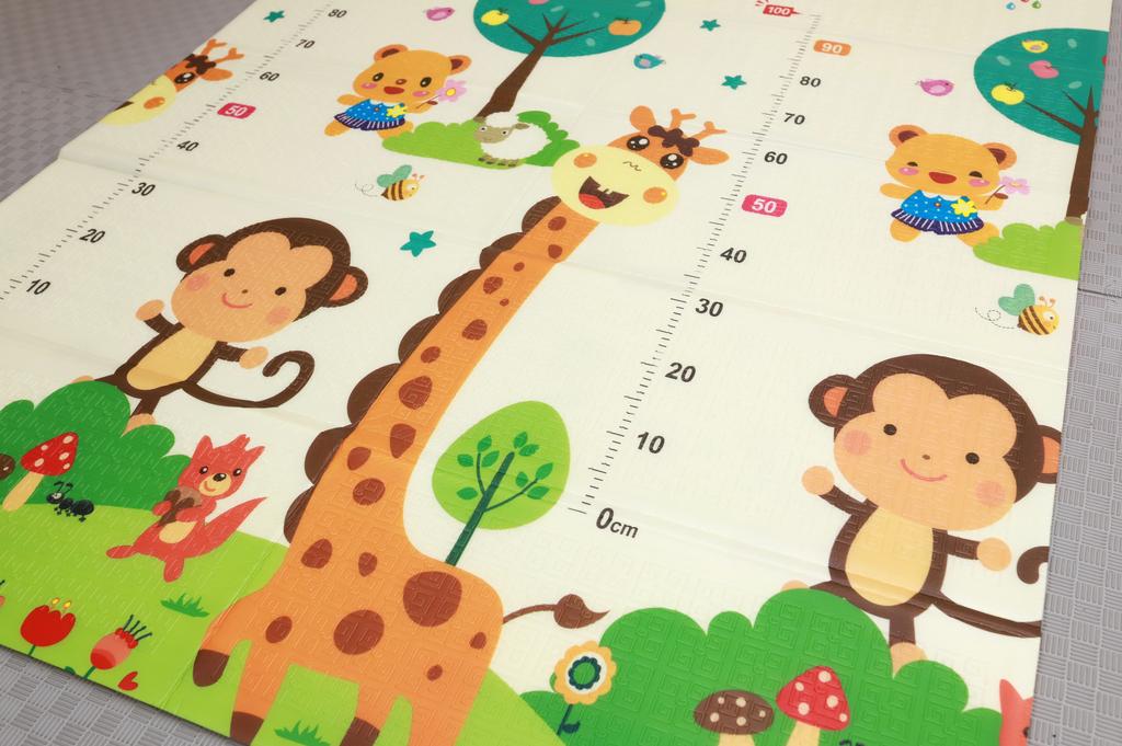 folding mat 150x180x1cm - monkeys/ giraffe