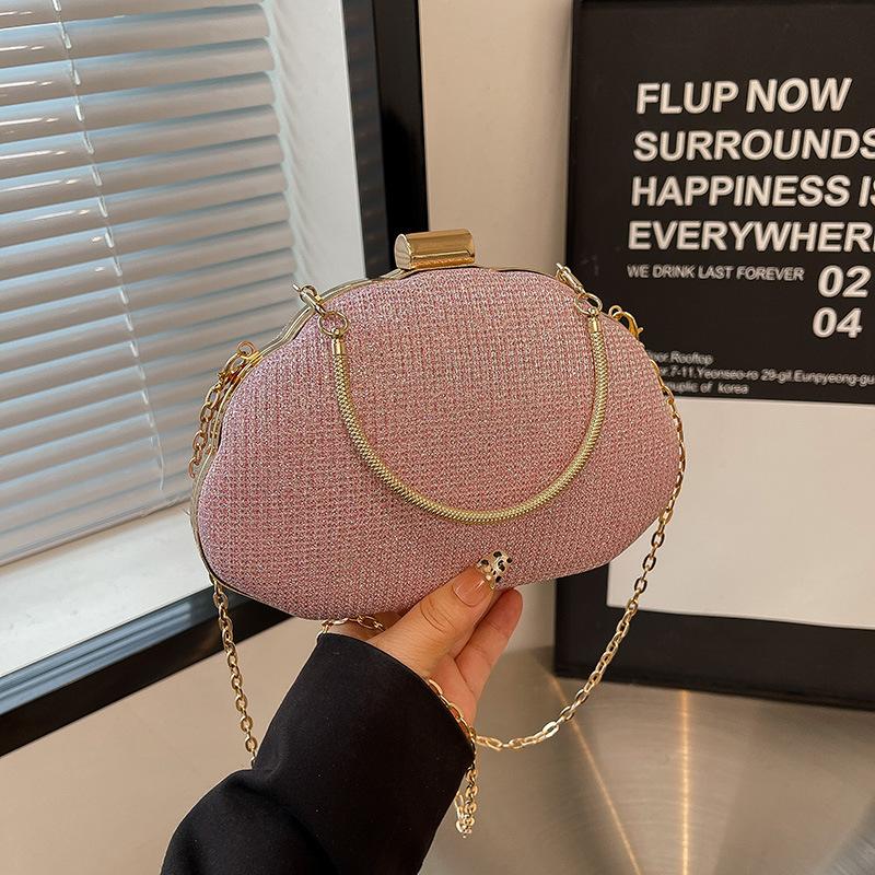 Banquet portable small bag women's 2026 new popular fashion chain dinner bag temperament versatile women's messenger bag