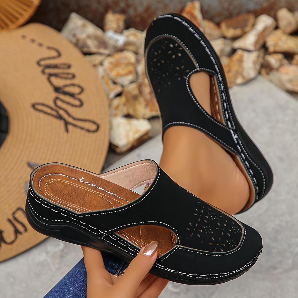 Hohle, geschnitzte, bequeme Slip-On-Schuhe mit stoßdämpfenden Keilabsätzen, vielseitige Freizeit-Halbschuhe