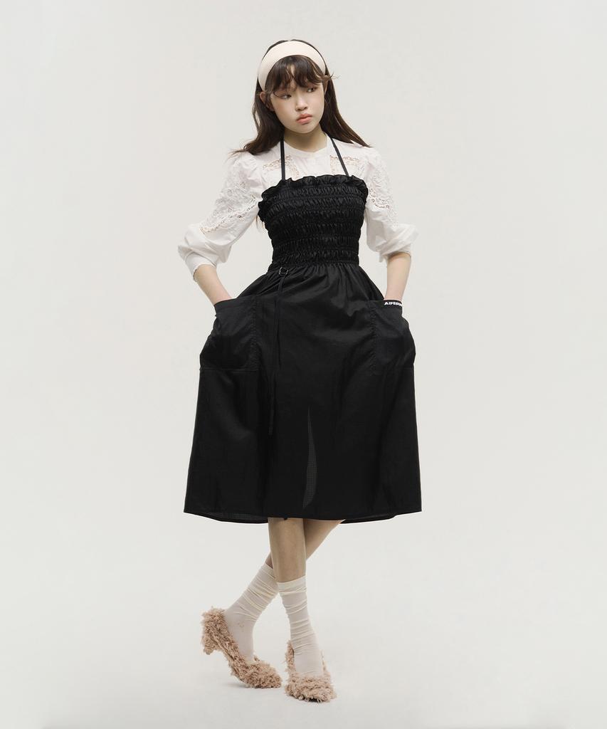 Eipeuleonwei Momoc Black Apron Dress