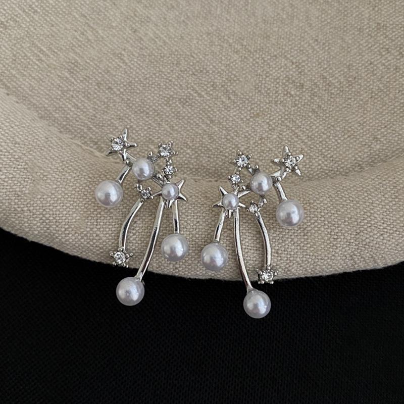 Silver Needle Rhinestone Star Tassel Pearl Stud Earrings - Fashionable, Exquisite, Versatile, and Light Luxury Accessories.