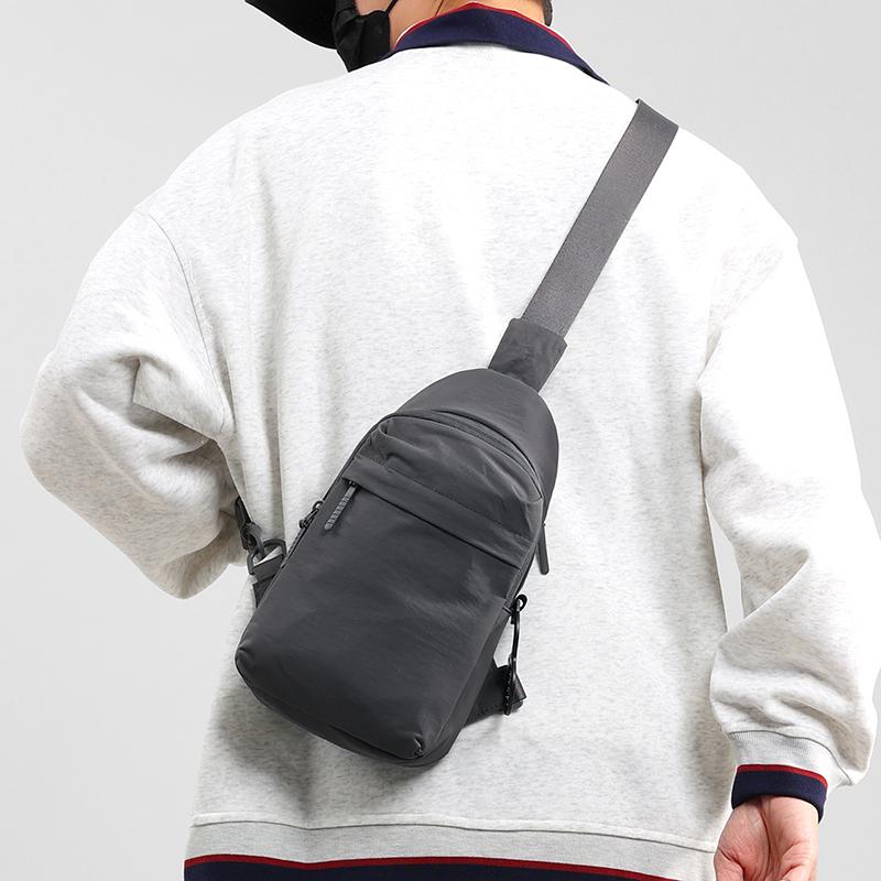 Outdoor Chest Bag Lightweight Large Capacity Shoulder Bag Commuter Crossbody Bag