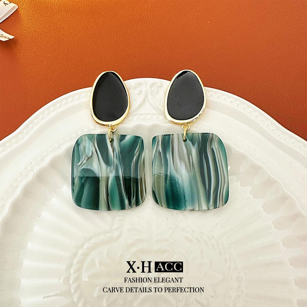 Vintage Bow Earrings: Timeless, High-End Retro Fashion Accessory