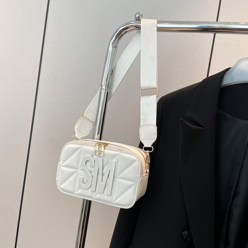 Women's Simple Shoulder Messenger Bag 2025 Spring New Versatile Ins This Year's Popular Temperament Small Square Bag Women's Bag