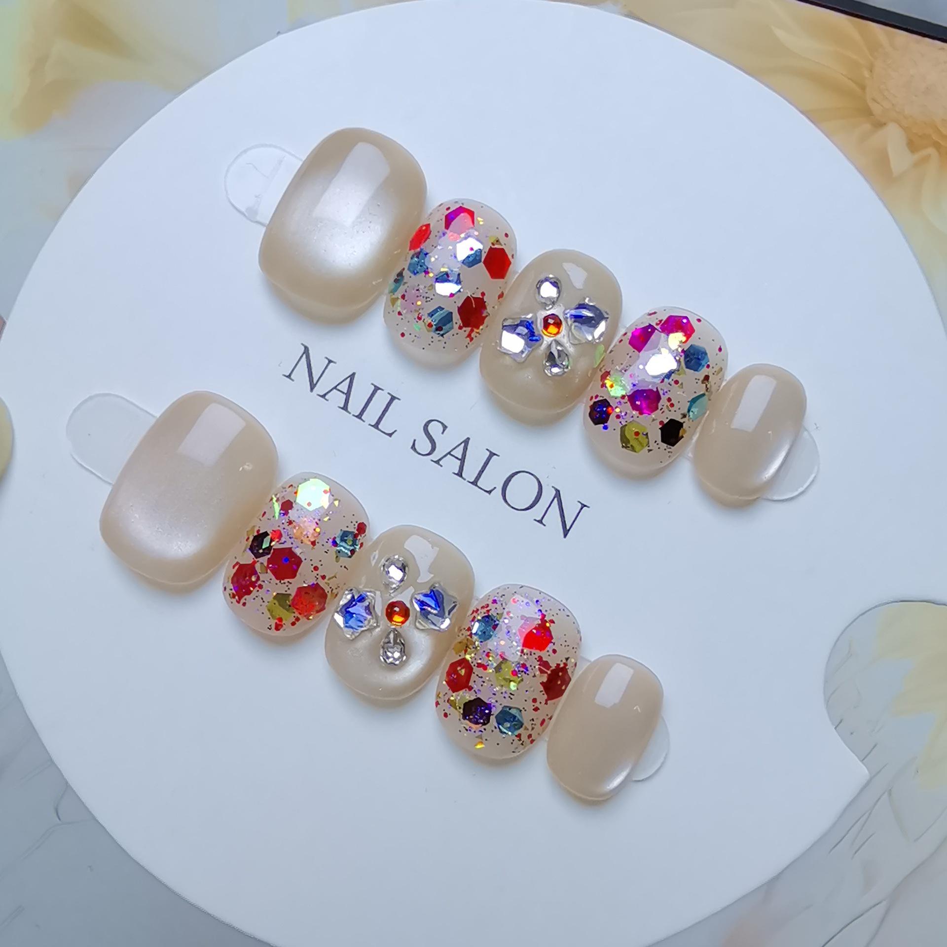 Jia Niangzi Handmade Cat Eye Manicure with Polka Dot Sequins and Gentle Whitening Glass Beads