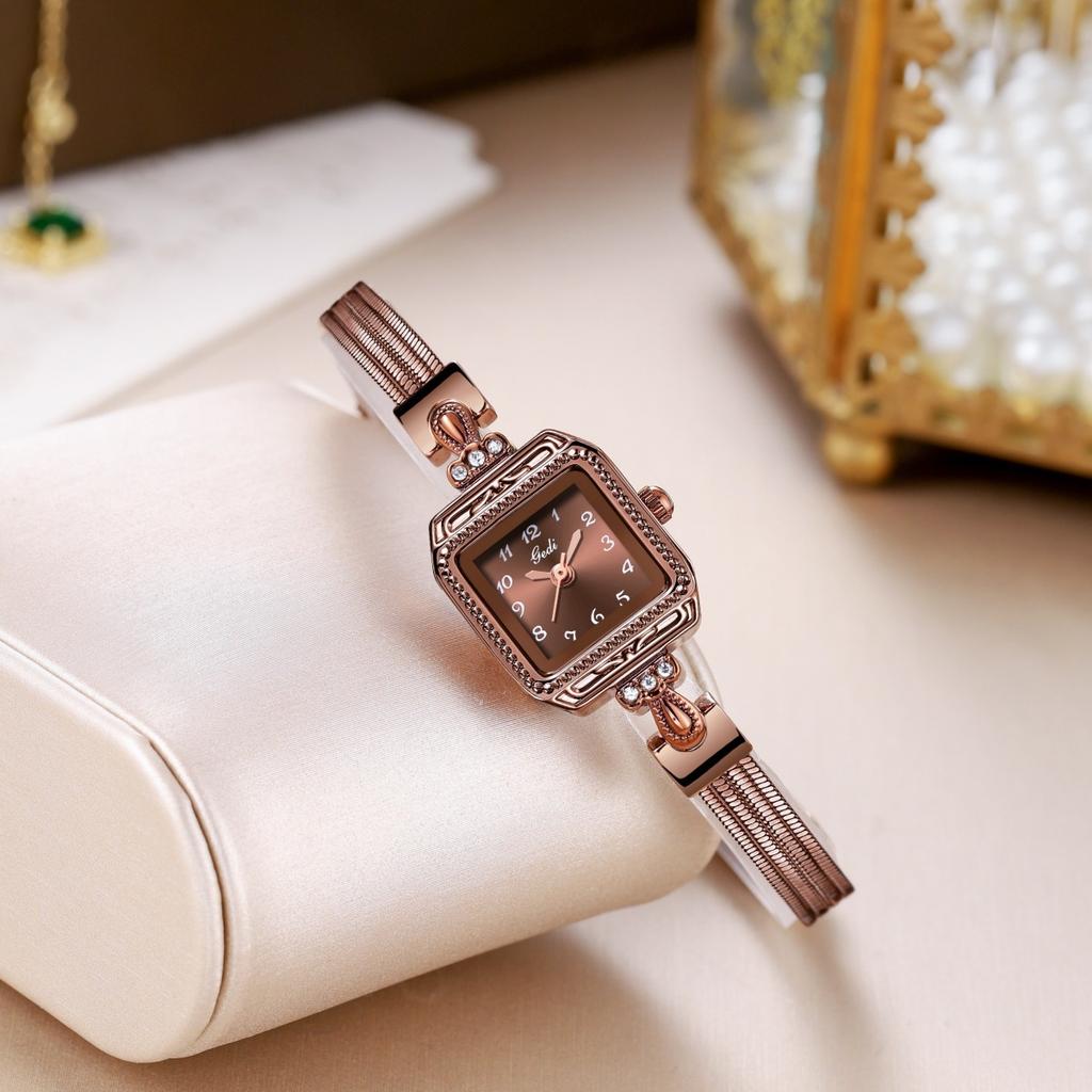 Ladies Light Luxury High-End Watch Retro Copper Imitation Snake Strap Watch Square Plate Antique High-Value Watch