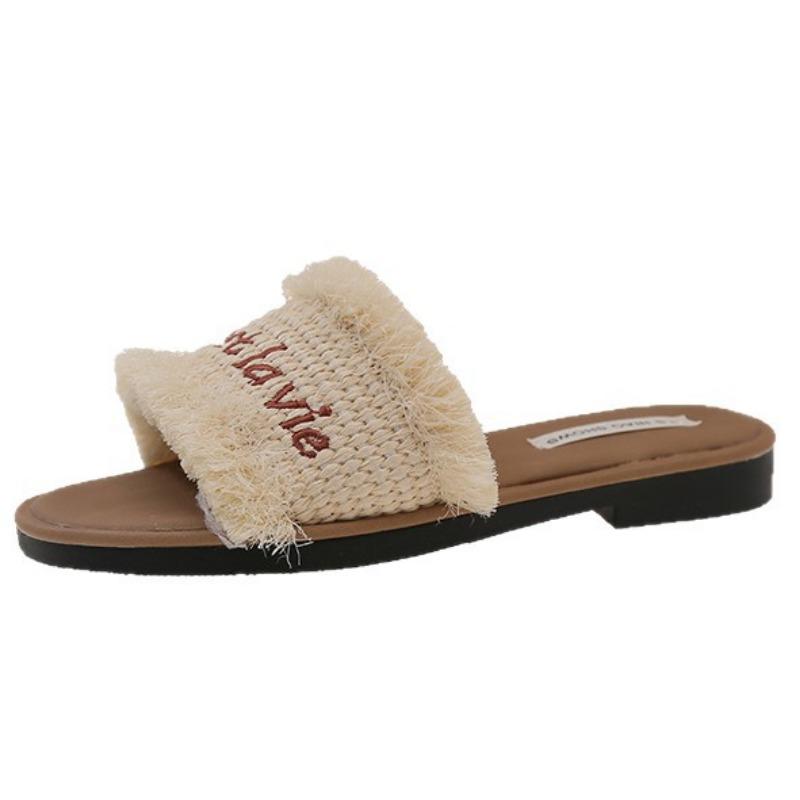 Flat-bottomed cool slippers for women's summer wear, new with skirts, beautiful soft-bottomed beach slips