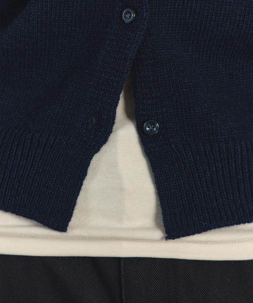 Isibchilwai Wool Round Neck Knit Cardigan (Navy)
