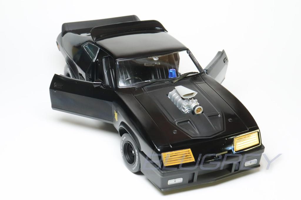 Greenlight 1/18 Ford Falcon XB 1973 Mad Max GREENLIGHT Falcon XB Last of the V8 Interceptors