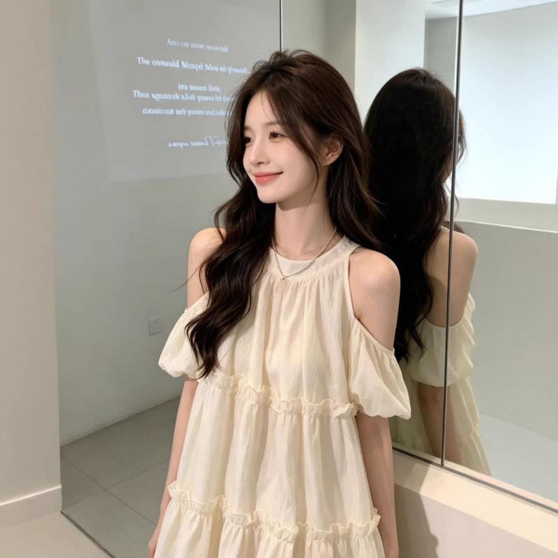 Summer new short-sleeved French dress off-the-shoulder design, thin, sweet and loose skirt, age-reducing short skirt