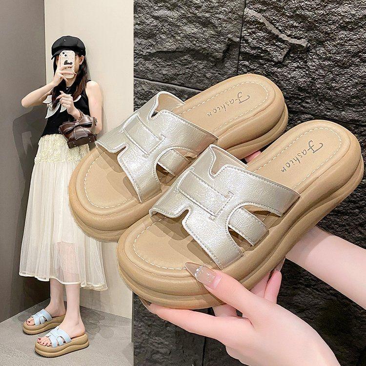 Versatile Beach One-word Drag Korean Version of High-end Celebrity Wind Cool Slippers Women's 2025 Summer New Thick Bottom Heightening Fashion