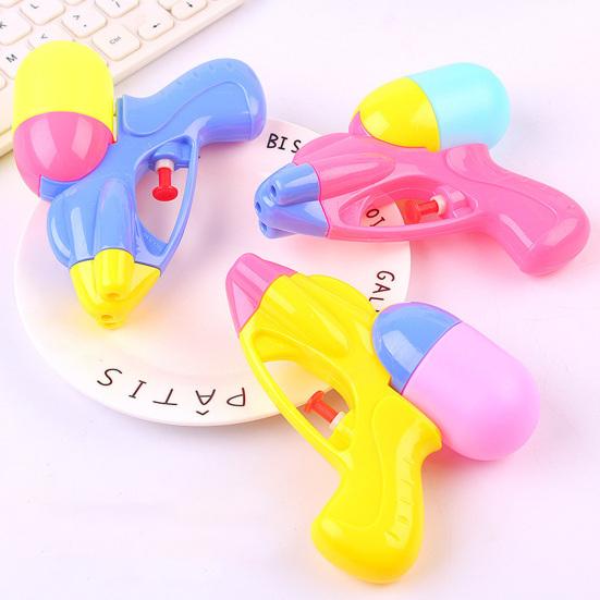 Convenient Water Sprayer Toy Novel Recreational Funny Candy Color Fighting Beach