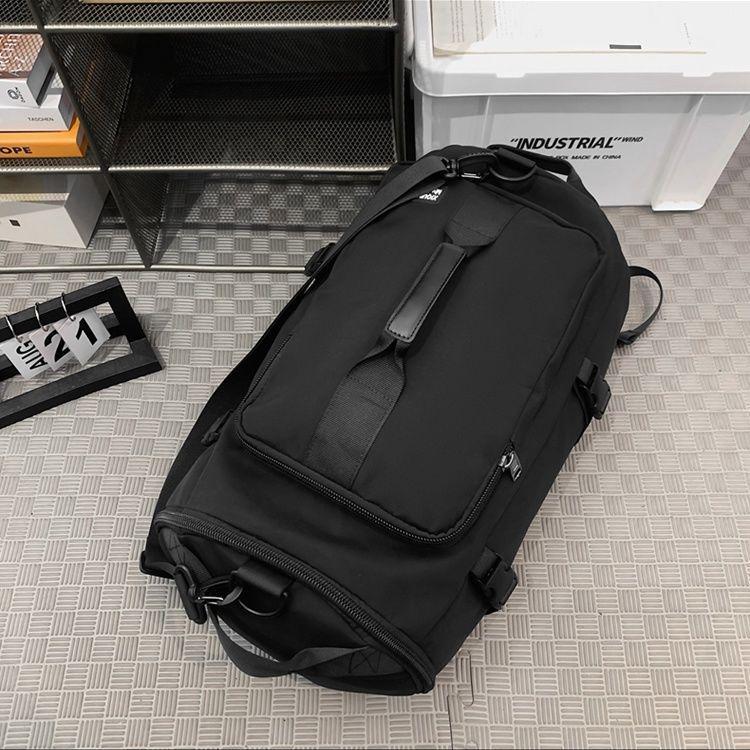 

Мужской многофункциональный рюкзак большой вместимости для школы, путешествий, активного отдыха, спорта и альпинизма.