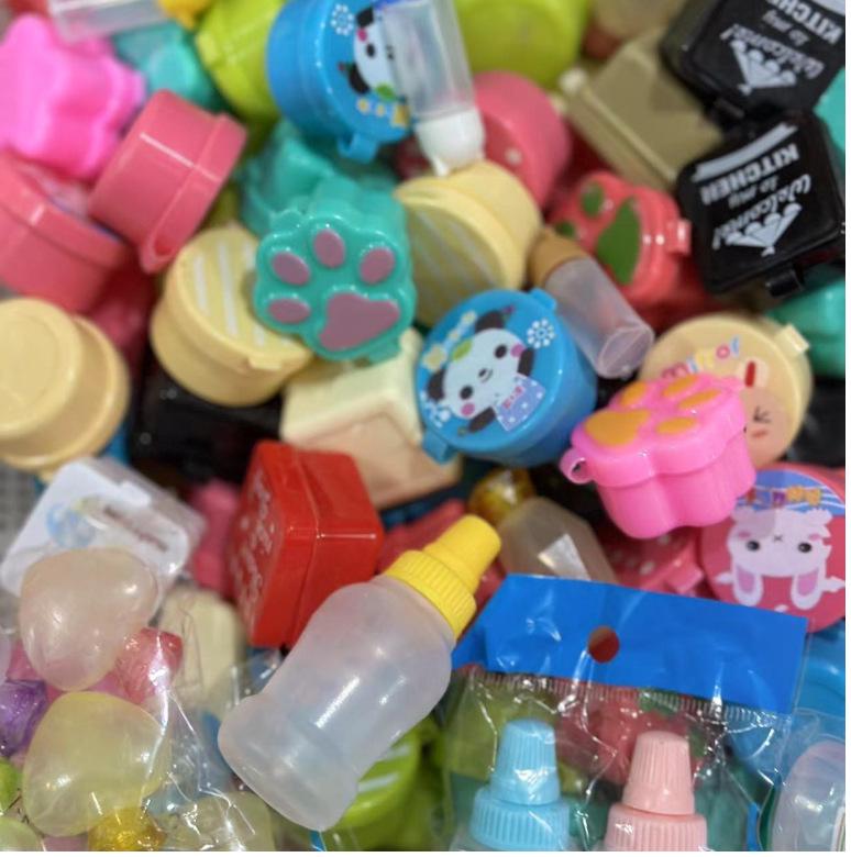 Japanese-Style Mini Squeeze Bottles for Sauce, Salad Dressing, and Ketchup